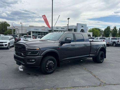 Used 2025 RAM 3500 Laramie AWD/4WD image 1