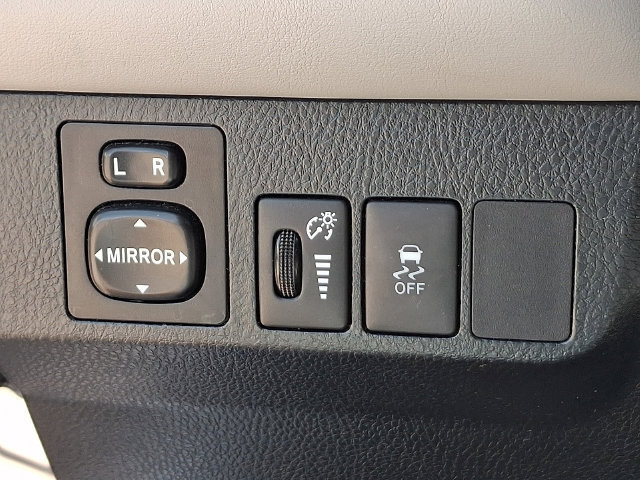 Used 2014 Toyota RAV4 XLE AWD/4WD image 11