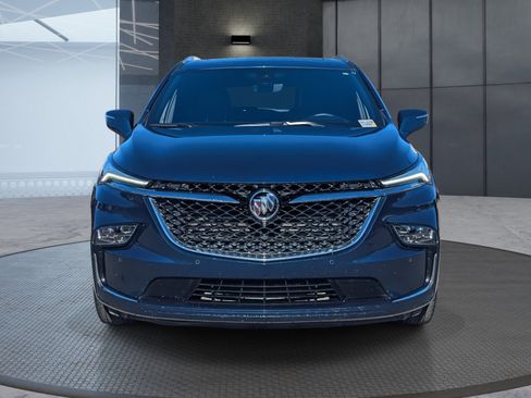 Used 2022 Buick Enclave Avenir w/ Avenir Technology Package image 9