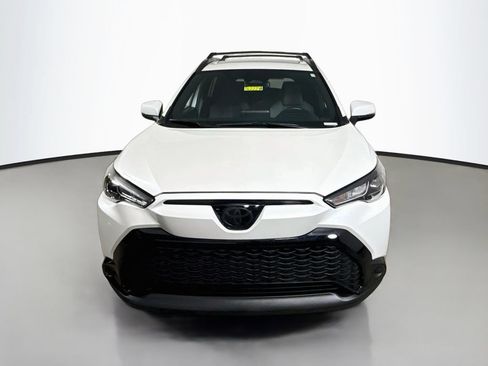Used 2024 Toyota Corolla Cross AWD Hybrid w/ Moonroof Package image 2