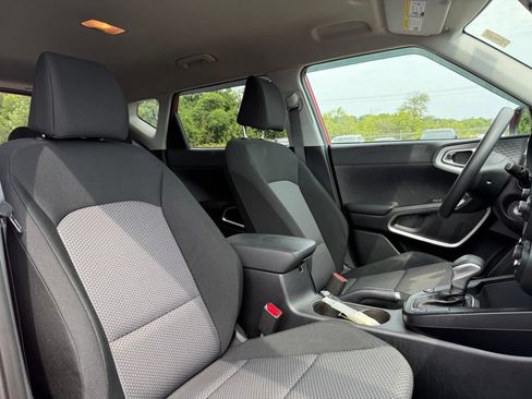 Used 2022 Kia Soul LX w/ Technology Package FWD image 16