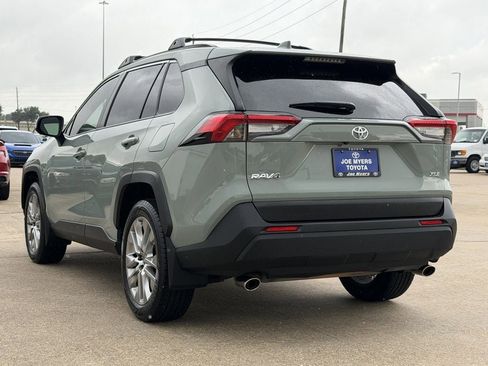 Used 2023 Toyota RAV4 XLE Premium FWD image 7