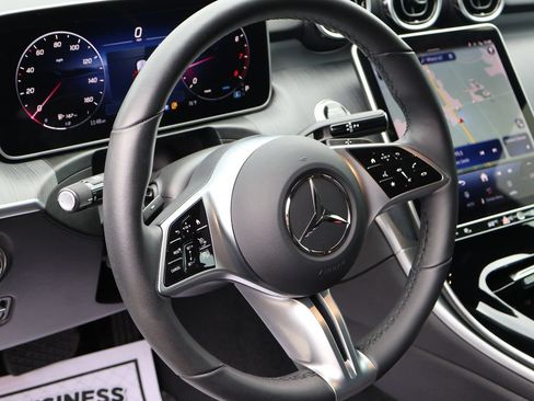 Used 2025 Mercedes-Benz C 300 4MATIC Sedan image 27