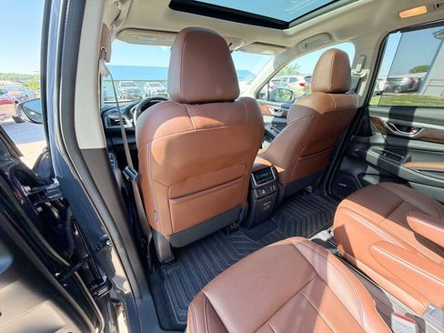 Certified 2024 Subaru Ascent Touring AWD/4WD image 15