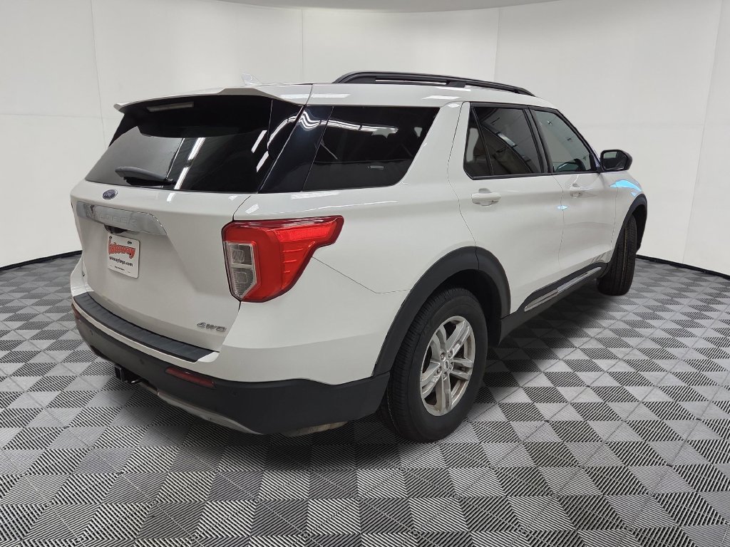 Used 2021 Ford Explorer XLT w/ Equipment Group 202A AWD/4WD image 4