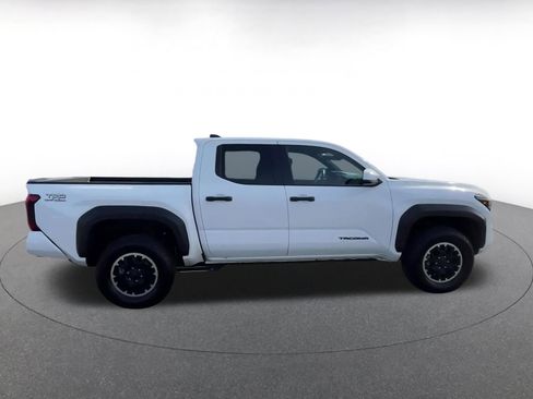 Used 2025 Toyota Tacoma TRD Off-Road image 16