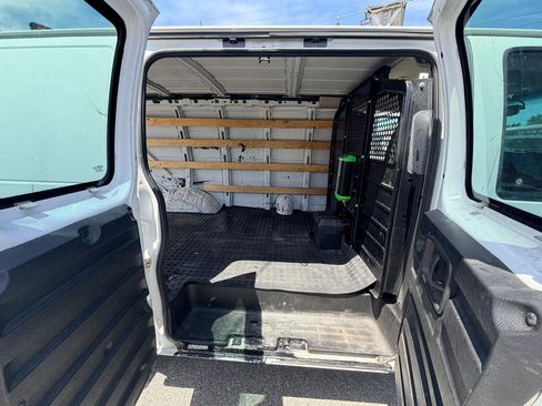 Used 2019 GMC Savana 2500 w/ Driver Convenience Package RWD image 16