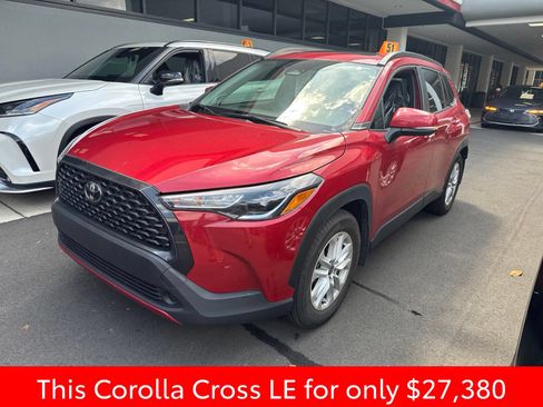 Used 2024 Toyota Corolla Cross LE w/ Moonroof Package FWD image 3