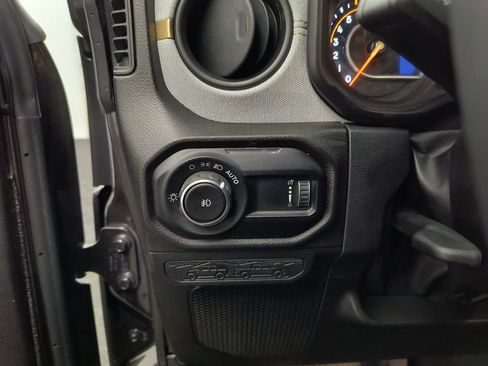 Used 2025 Jeep Wrangler Sport AWD/4WD image 15