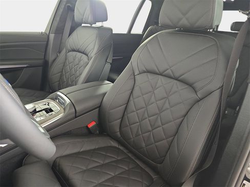 New 2026 BMW X7 xDrive40i image 16