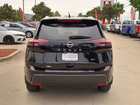 Certified 2024 Nissan Rogue SV w/ SV Premium Package FWD image 3