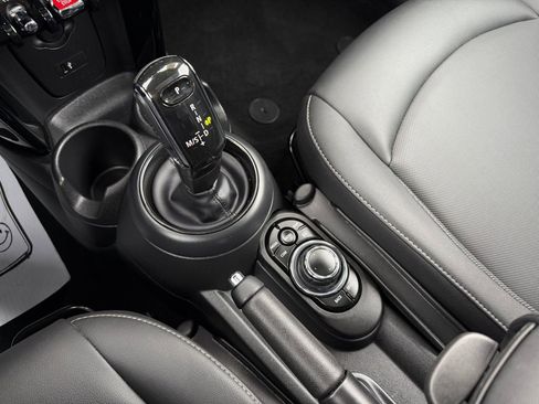 Used 2023 MINI Cooper 2-Door Hardtop image 23