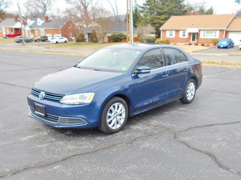 Used 2014 Volkswagen Jetta SE image 2