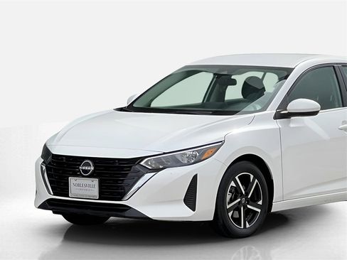 Used 2024 Nissan Sentra SV image 11