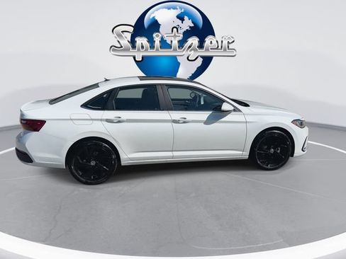 New 2026 Volkswagen Jetta SE FWD image 9