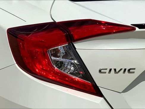 Used 2020 Honda Civic Sport image 27