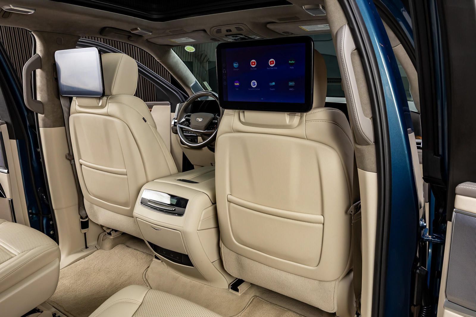 Used 2025 Cadillac Escalade Sport Platinum AWD/4WD image 33