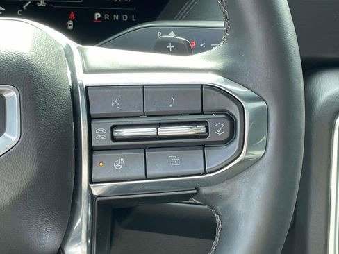 Used 2025 GMC Yukon Denali w/ Sun & Power Step Package image 25