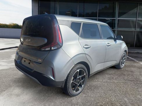 Used 2023 Kia Soul EX image 5