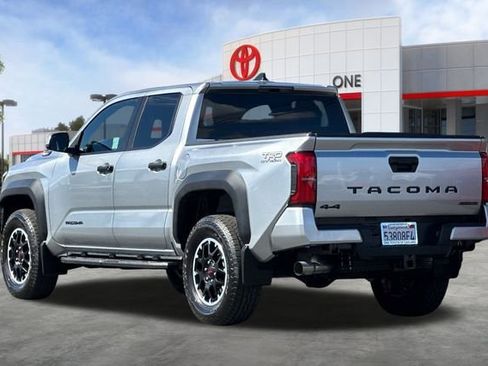 Used 2025 Toyota Tacoma TRD Off-Road image 6