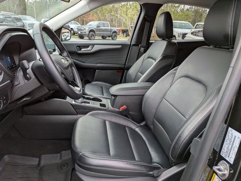 Certified 2025 Ford Escape Platinum image 23