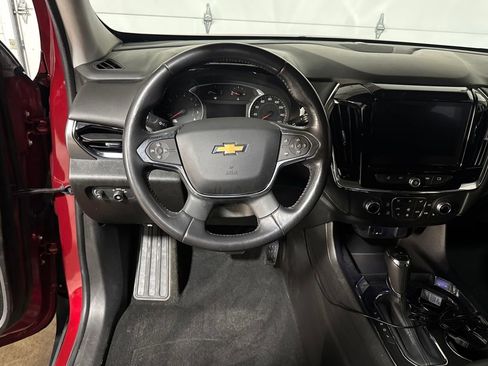 Used 2018 Chevrolet Traverse LT image 13