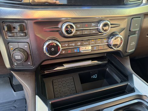 Used 2025 Ford F250 King Ranch w/ Chrome Package AWD/4WD image 24