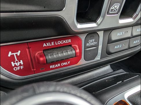 Used 2024 Jeep Wrangler Willys image 11