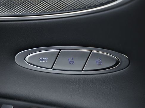 Used 2025 Genesis GV70 3.5T Sport w/ Sport Advanced Package image 17