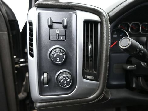 Used 2017 GMC Sierra 1500 SLE w/ SLE Value Package AWD/4WD image 18