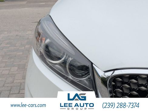 Used 2017 Kia Sorento SX image 8