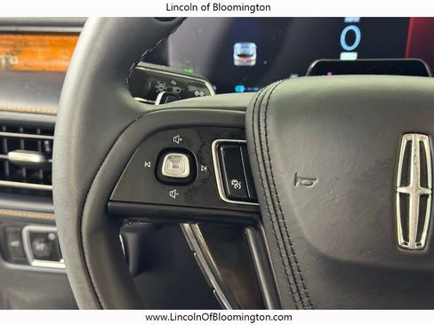 Certified 2025 Lincoln Aviator Black Label image 29