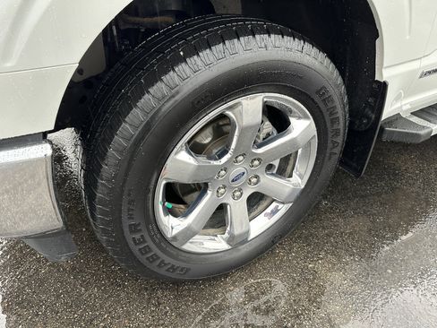 Used 2022 Ford F150 Lariat w/ Equipment Group 502A High image 8