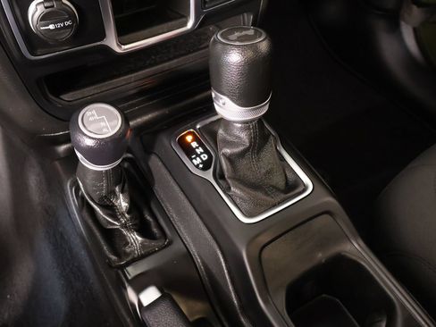 Used 2021 Jeep Wrangler Unlimited Sport AWD/4WD image 7
