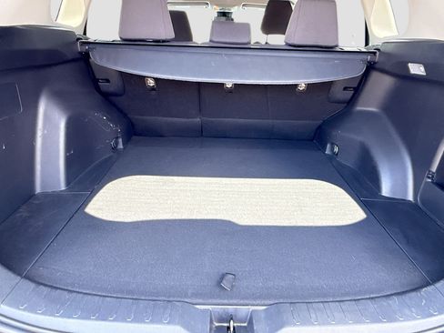 Used 2019 Toyota RAV4 XLE FWD image 12