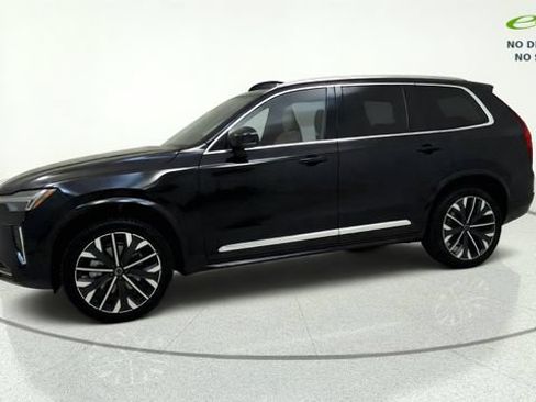 Used 2026 Volvo XC90 B5 Plus w/ Protection Package AWD/4WD image 4
