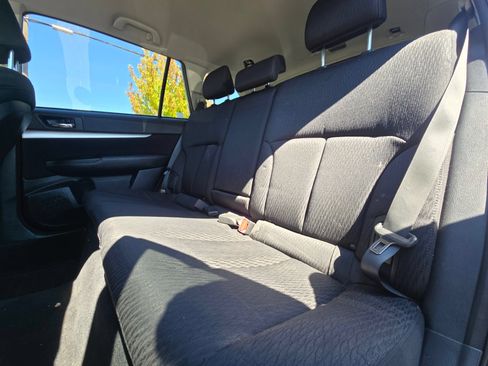 Used 2011 Subaru Outback 2.5i Premium w/ All-Weather Pkg AWD/4WD image 17