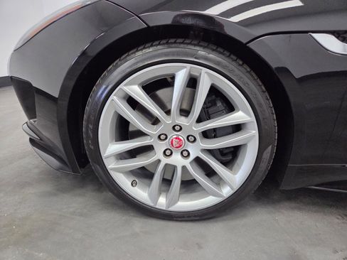 Used 2016 Jaguar F-TYPE R image 33