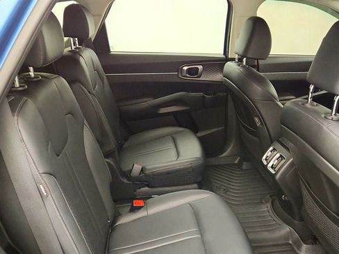 Used 2025 Kia Sorento EX AWD/4WD image 23