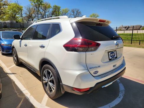 Used 2018 Nissan Rogue SL w/ Premium Package image 3