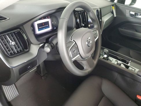 Certified 2025 Volvo XC60 B5 Core image 26