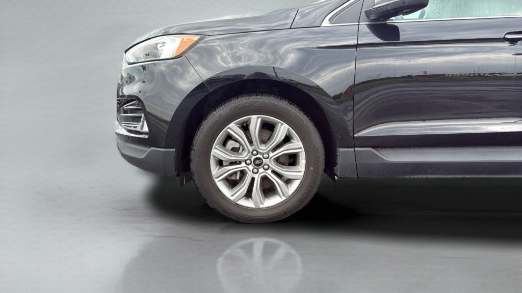 Certified 2024 Ford Edge Titanium AWD/4WD image 30