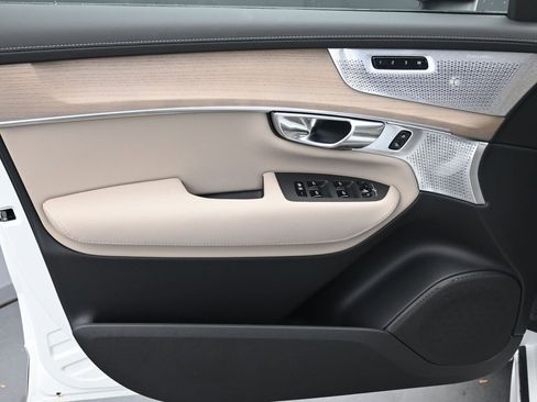 New 2026 Volvo XC90 B6 Ultra image 10