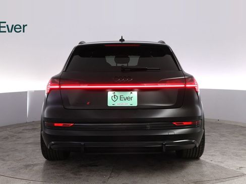 Used 2022 Audi e-tron S Premium Plus AWD/4WD image 15