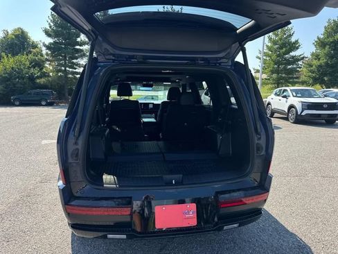Used 2025 Hyundai Santa Fe Calligraphy AWD/4WD image 18
