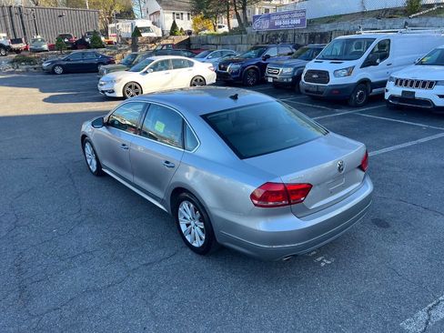 Used 2012 Volkswagen Passat 2.5 SEL Premium FWD image 4