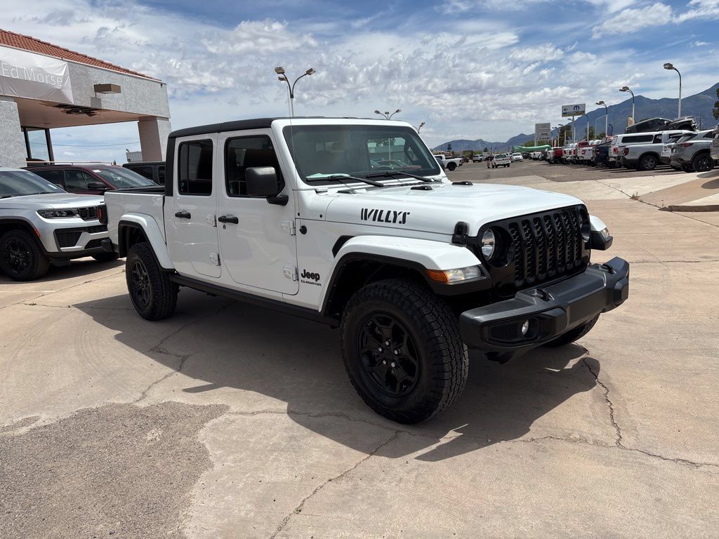 Used 2022 Jeep Gladiator Sport AWD/4WD image 3
