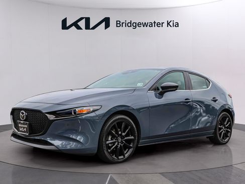 Used 2023 MAZDA MAZDA3 s FWD image 3