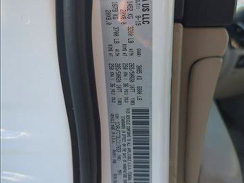 Used 2020 Jeep Grand Cherokee Overland AWD/4WD image 27