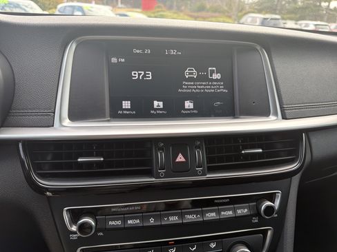 Used 2019 Kia Optima LX image 4